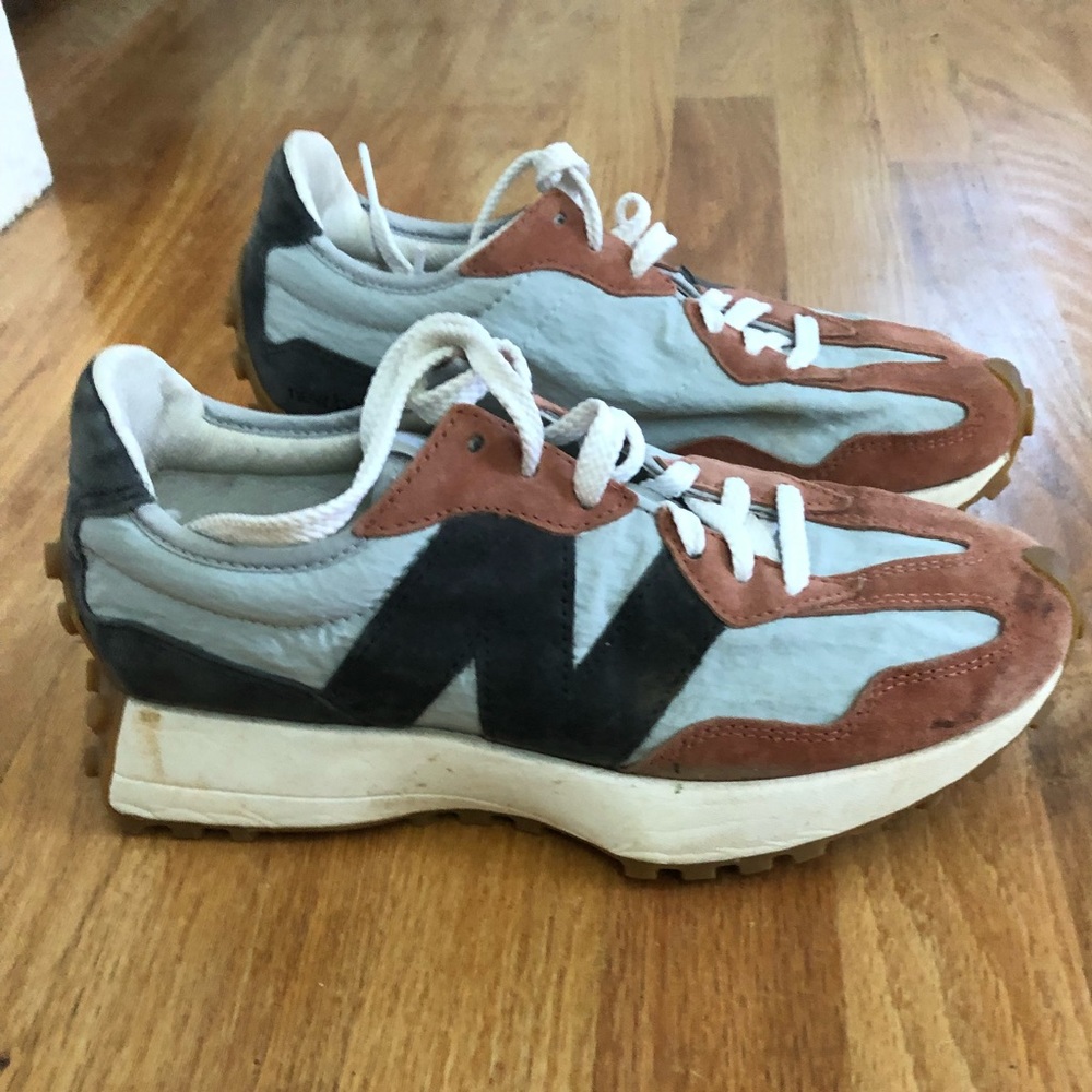 New Balance 327